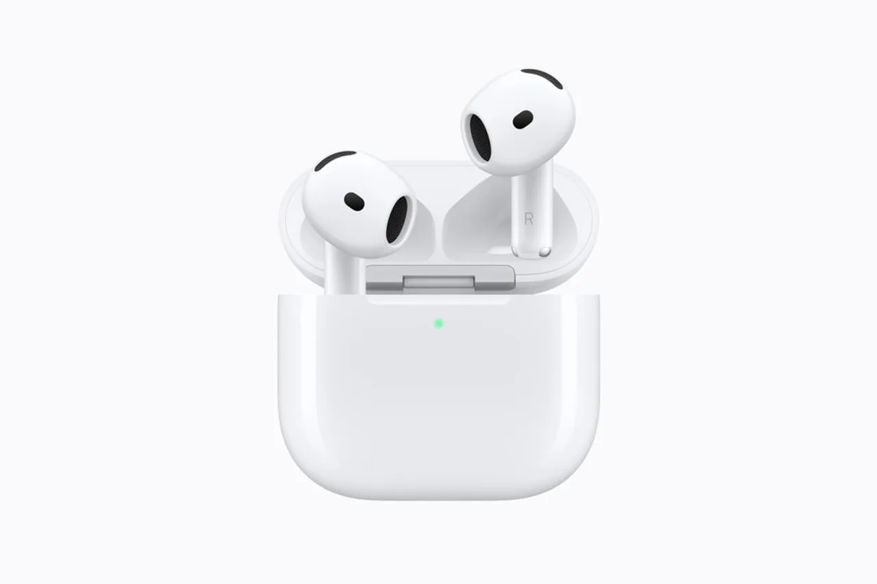 Наушники AirPods 5 и зарядный футляр