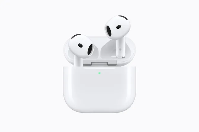 Наушники AirPods 5 и зарядный футляр